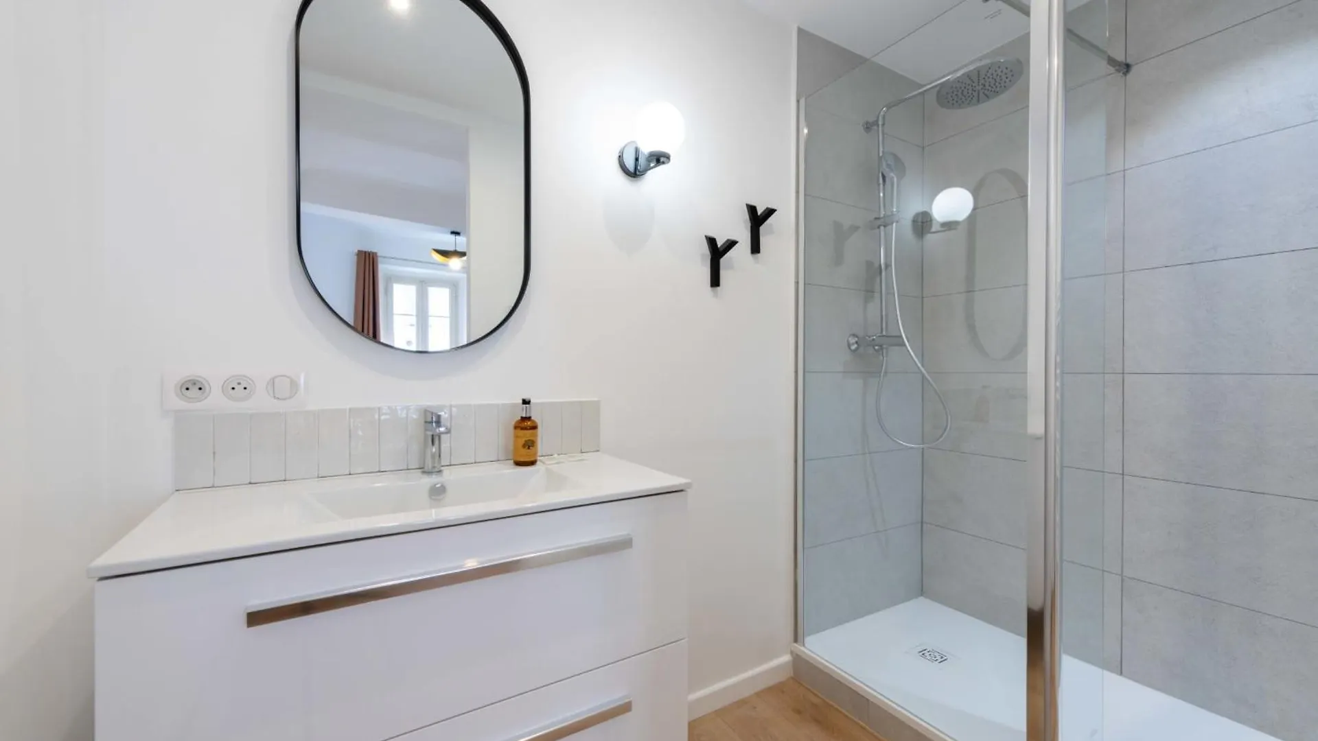 2-Br Apartment Terrace Cannes City Centre