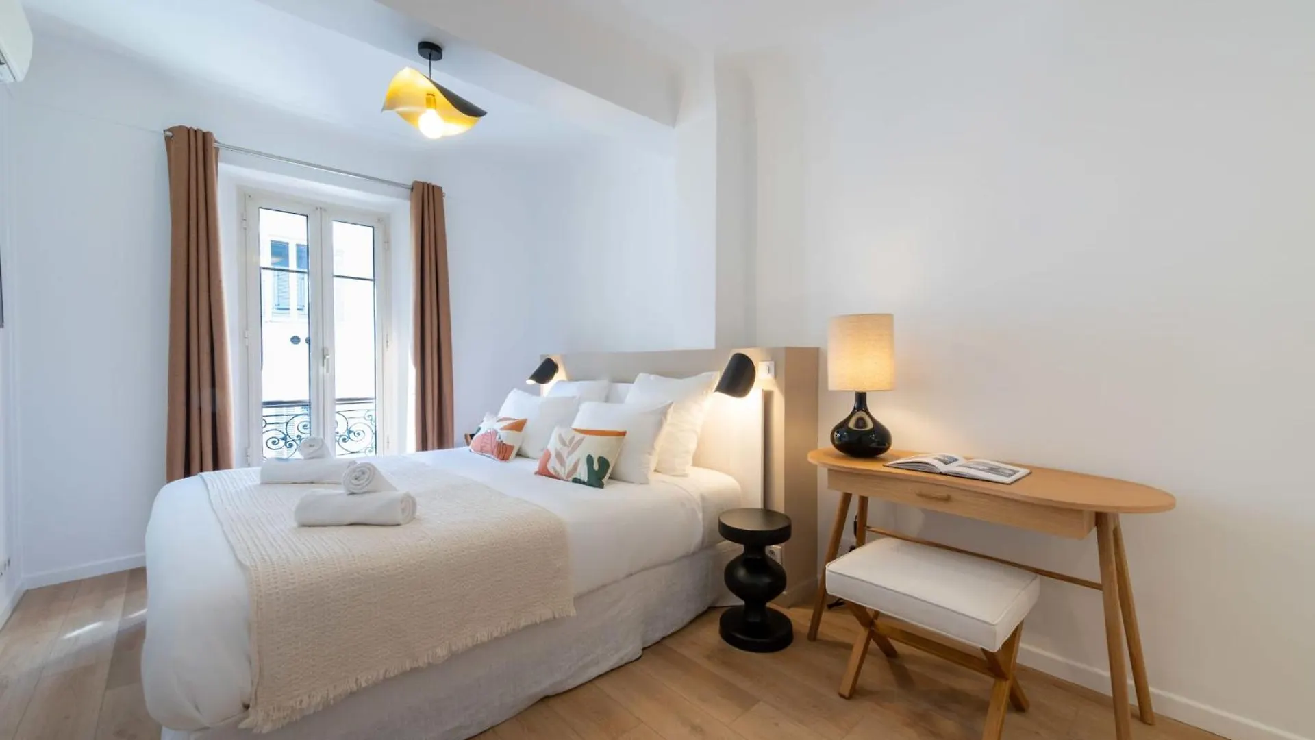 2-Br Apartment Terrace Cannes City Centre Francie