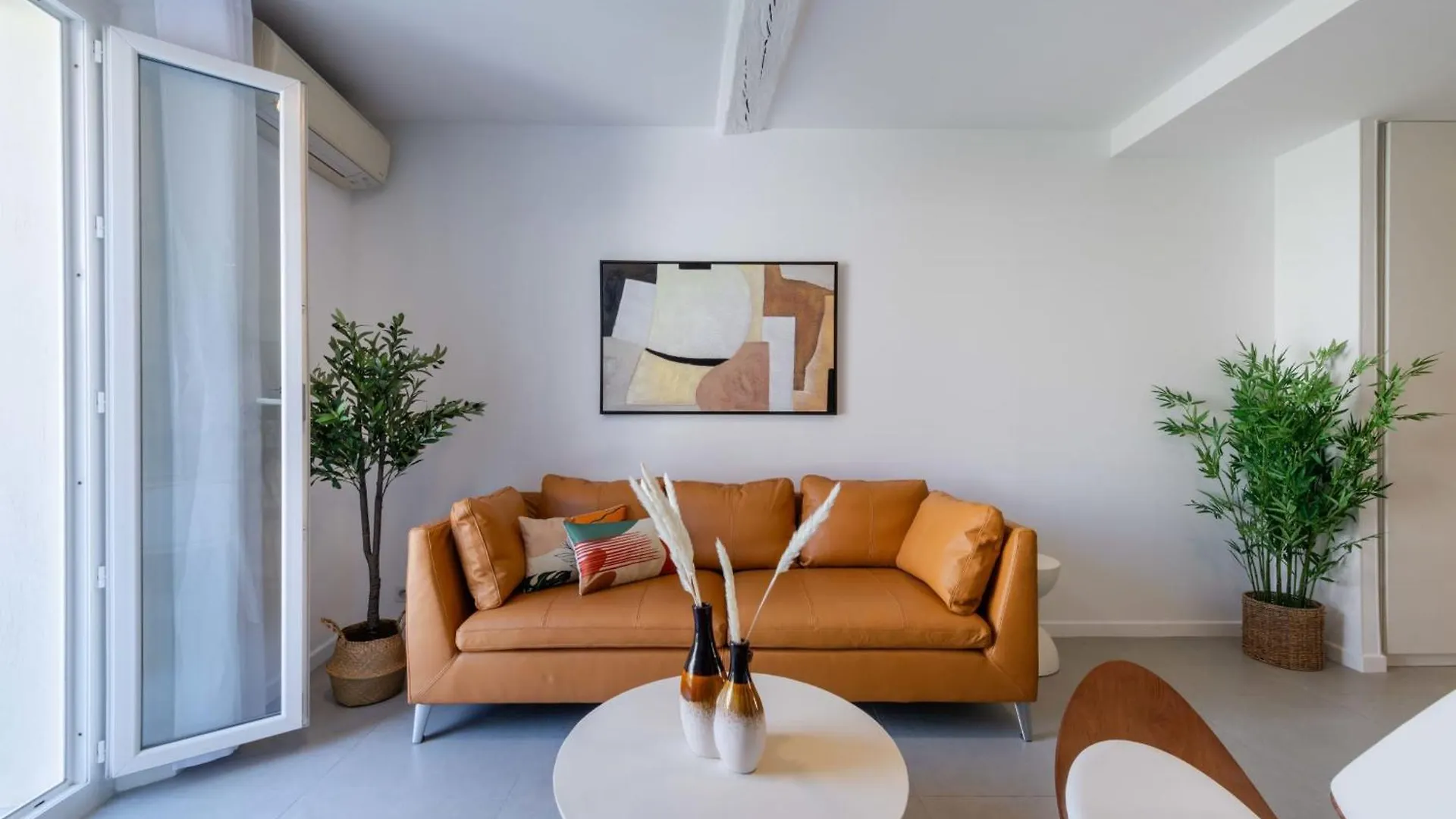 2-Br Apartment Terrace Cannes City Centre